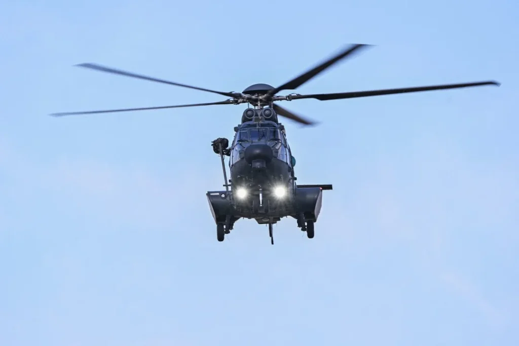 Desapareció un helicóptero con ocho personas a bordo en Indonesia indonesia