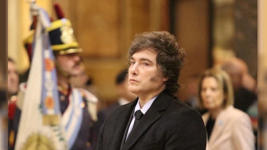 El superlunes de Milei: mesa política, jura ministerial y cadena nacional por el Presupuesto milei 2