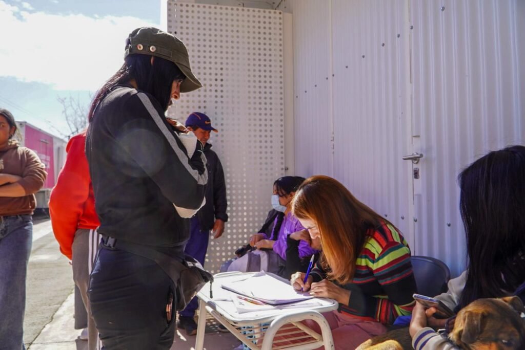 Guandacol: más de 180 atenciones médicas gratuitas acercaron prevención y cuidado a la comunidad WhatsApp Image 2025 10 01 at 1.16.29 PM