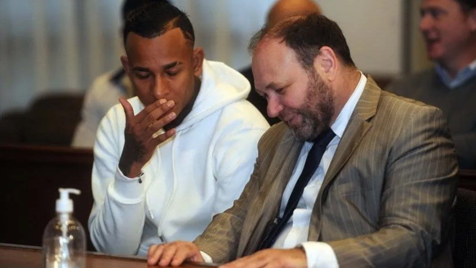 Absolvieron a Sebastián Villa en la causa por abuso sexual contra su expareja villa y abogado