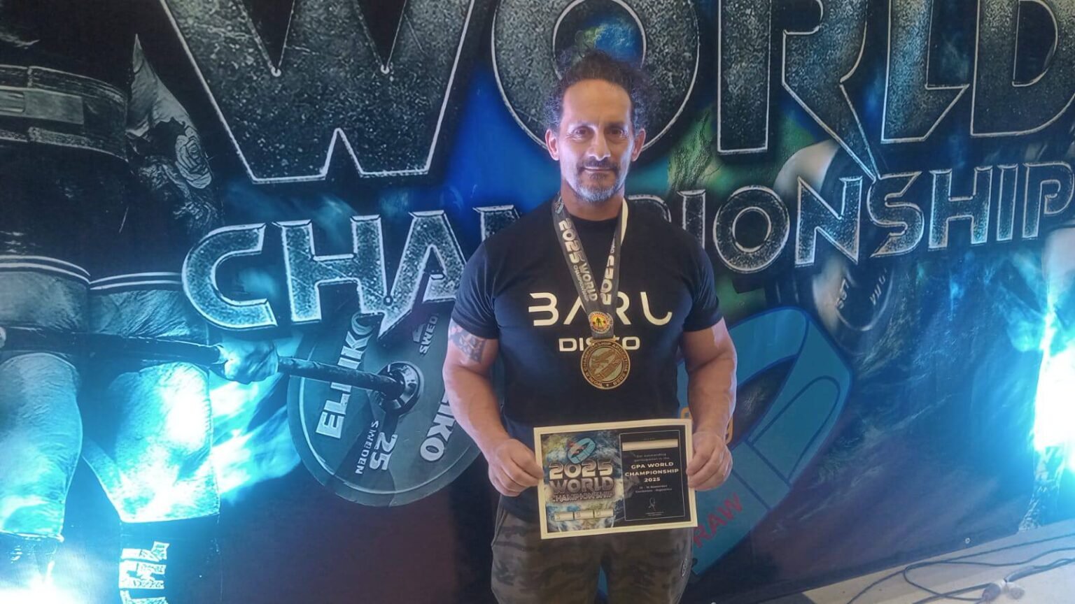 Un riojano se consagró Campeón Mundial de Pesas 2025 584541689 1325063415967199 5834069391449530183 n