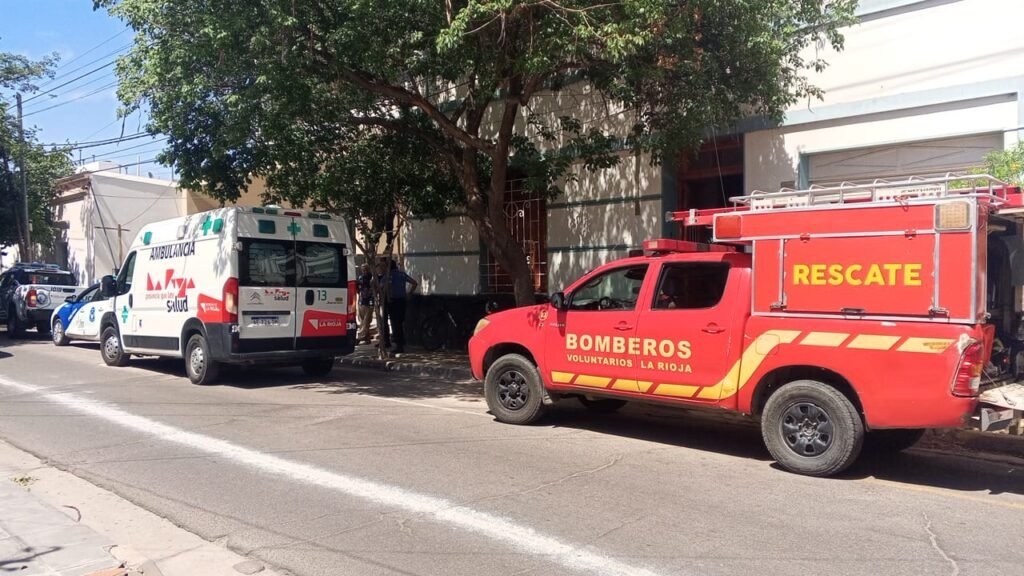 Un hombre cayó del techo de su casa en zona céntrica: sufrió lesiones Vicky accidente domestico