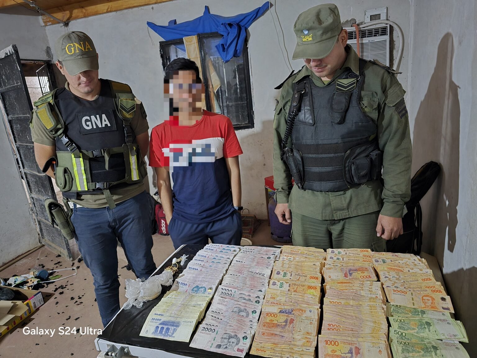 Desbarataron un banco de drogas en La Rioja: un detenido y más de 9 millones de pesos secuestrados WhatsApp Image 2025 11 07 at 6.20.06 PM