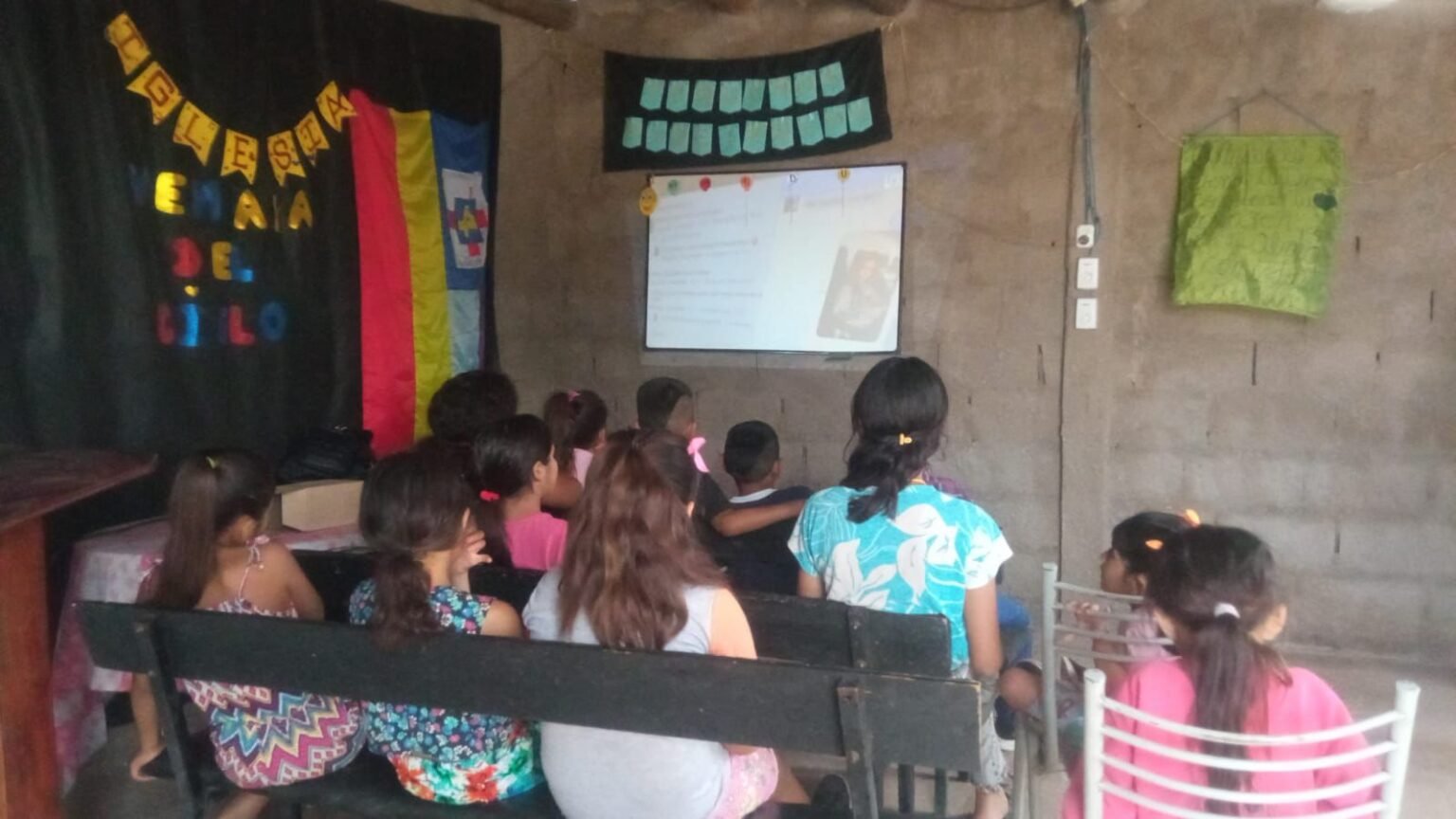 Capacitaron a infancias y grupos vulnerables en alfabetización digital y uso seguro de internet WhatsApp Image 2025 11 17 at 8.39.49 AM