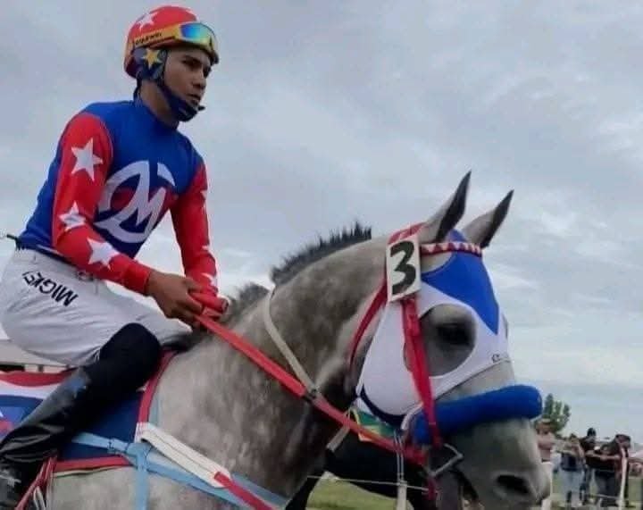 Tragedia en Santiago del Estero: jockey de 19 años murió tras ser aplastado por un caballo WhatsApp Image 2025 11 24 at 8.23.36 AM