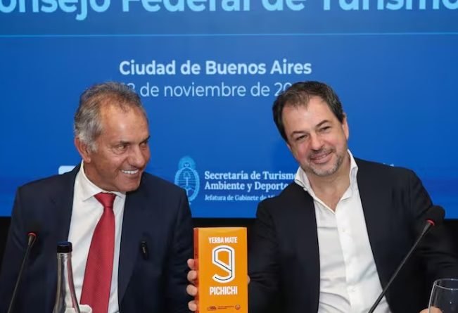 El secretario Daniel Scioli presentó su marca de yerba mate «Pichichi» scioli 651x445 1