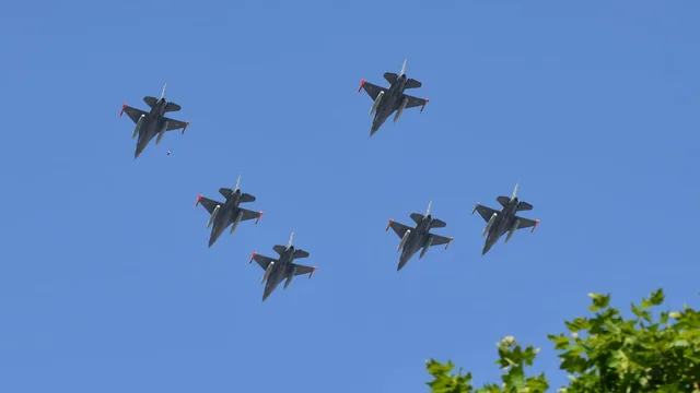 Con respaldo y financiamiento de EE.UU. bajo la administración Trump, llegaron los primeros F-16 a la Argentina 360 71