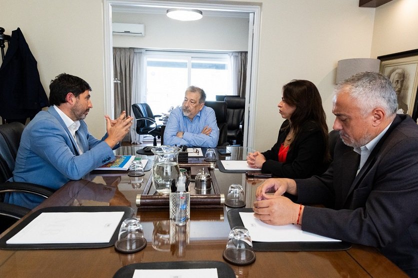 El secretario de Minería de la Nación recibió al ministro Bazán Bazan Ministro de Trabajo Empleo e Industria de La Rioja se reunio con directivos de CAPMIN