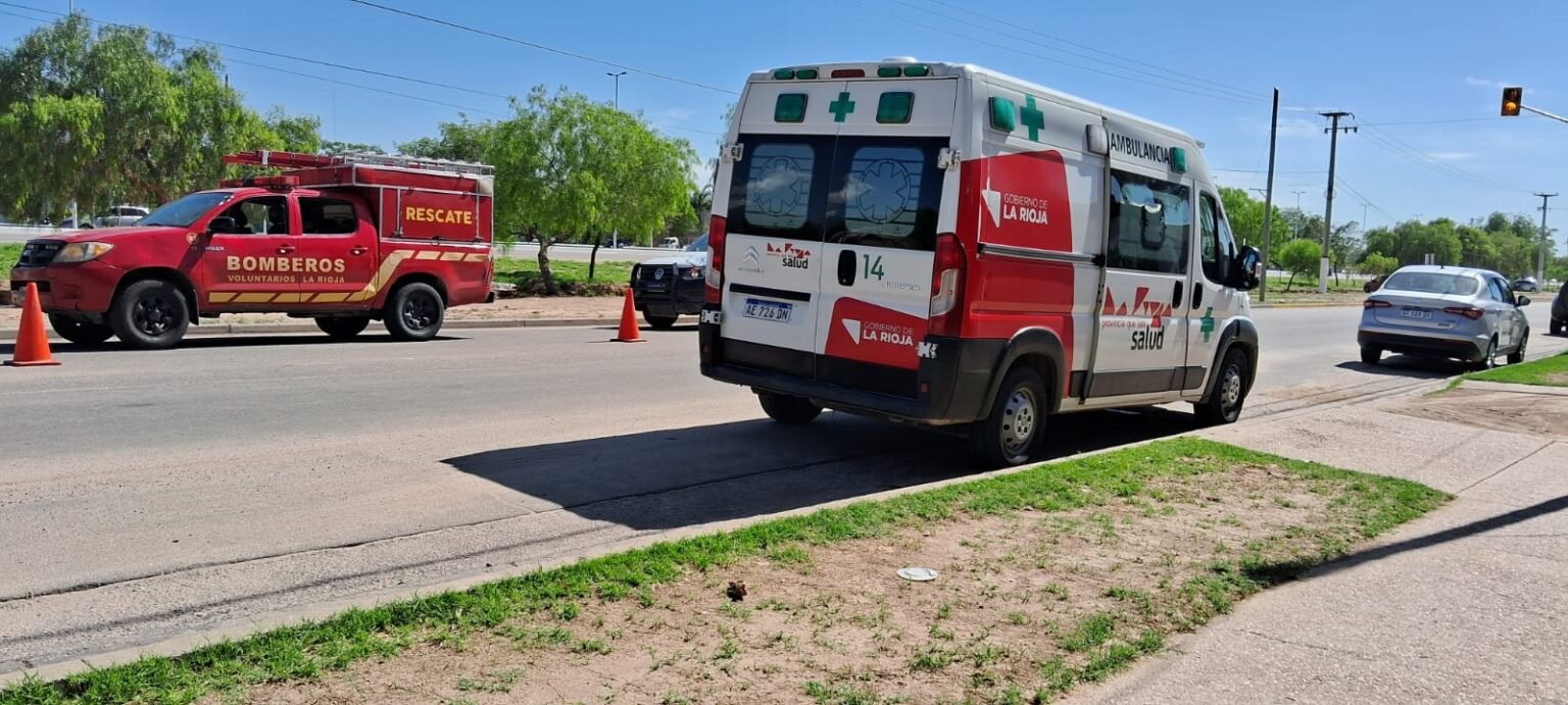 Motociclista derrapó y sufrió lesiones leves WhatsApp Image 2025 12 12 at 12.03.58 PM