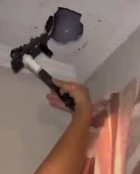 Habrían detenido al sujeto que filmaba a sus inquilinas en un departamento de Capital 1 filmaciones