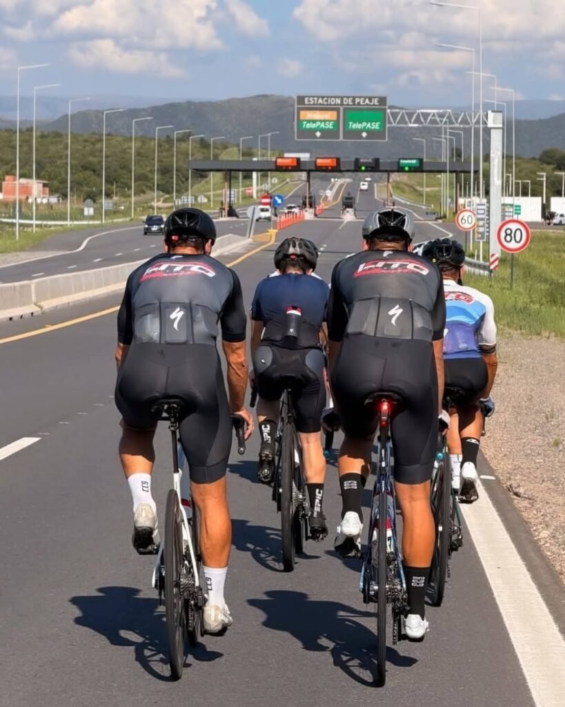 Scaloni realizó una travesía en bici por las Sierras cordobesas 608784638 1400307145441325 3708881589065696891 n