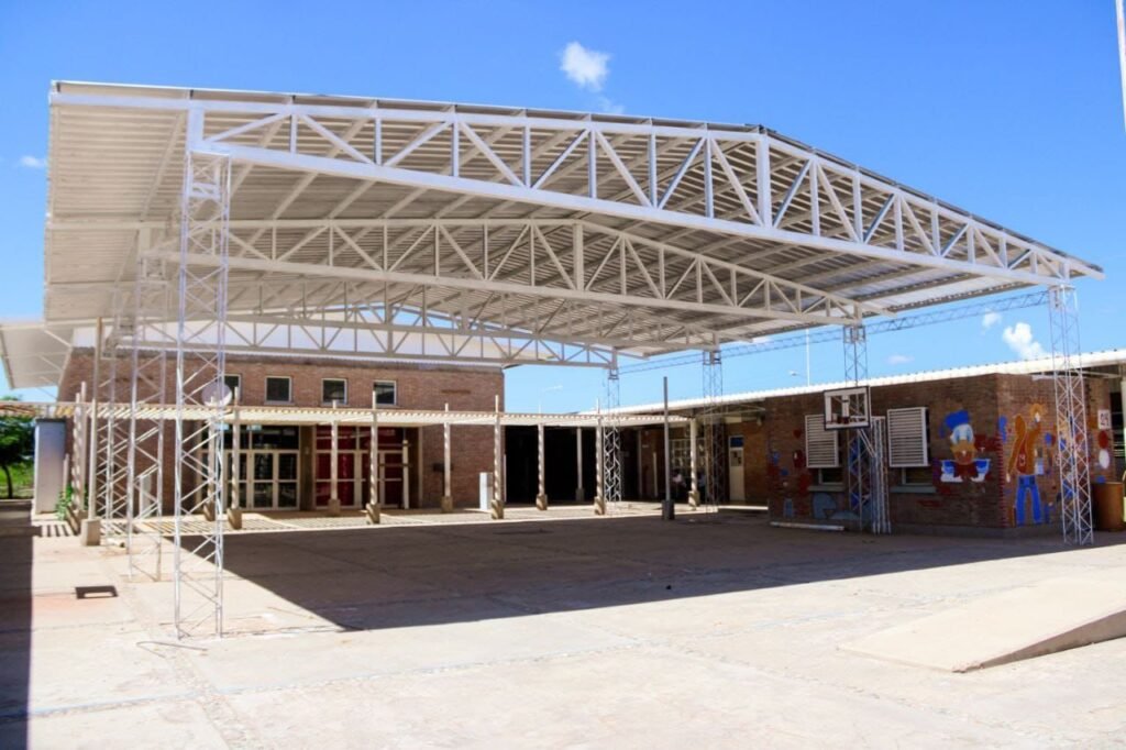 Chilecito: El Gobierno finalizó la anhelada obra del tinglado en la escuela Ramírez de Velasco IMG 20260122 WA0061