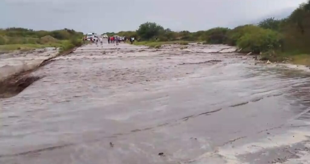 Alerta por crecida de ríos en Castro Barros: Evite circular por Ruta N°75 Screenshot 20260124 173950 WhatsApp2