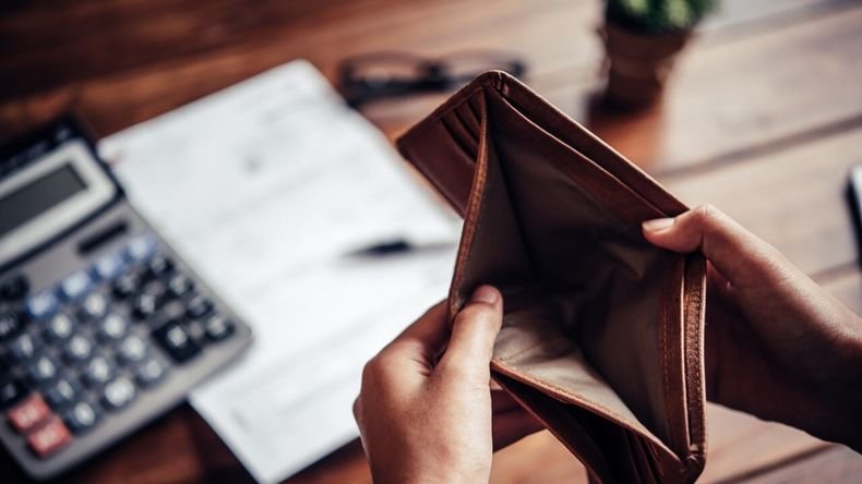 La morosidad de los hogares se volvió a disparar en noviembre y alcanzó un nuevo máximo desde 2010 billetera fin mes