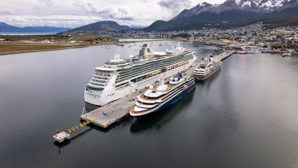 El gobierno de Milei oficializó la intervención del puerto de Ushuaia mientras Tierra del Fuego busca frenar la medida en la Justicia puerto ushuaia