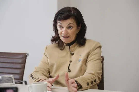 Denuncian que el gobierno busca compensar la crisis con mayor “explotación laboral” 360 83