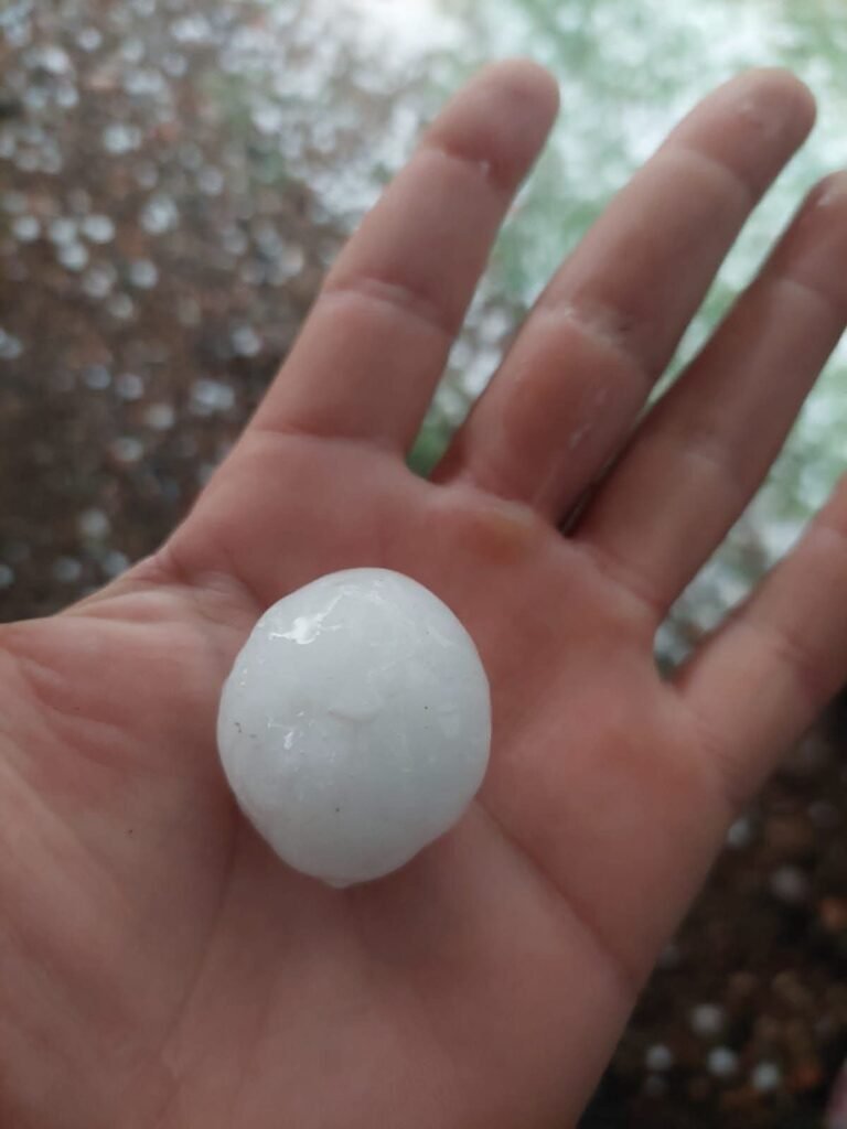 Impresionante granizada en Campanas: más de 20 centímetros de piedra cubrieron la localidad 1 IMG 20260226 WA0220