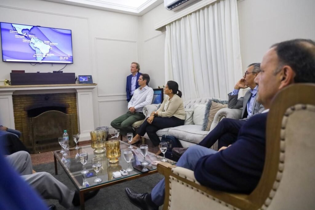 Quintela mantuvo un encuentro con directivos de empresas que promueven modelos de minería responsable WhatsApp Image 2026 02 24 at 11.07.33 AM