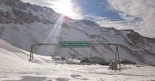 Mendoza: cierran el Paso Cristo Redentor hasta nuevo aviso 360 2026 03 22T034956.777