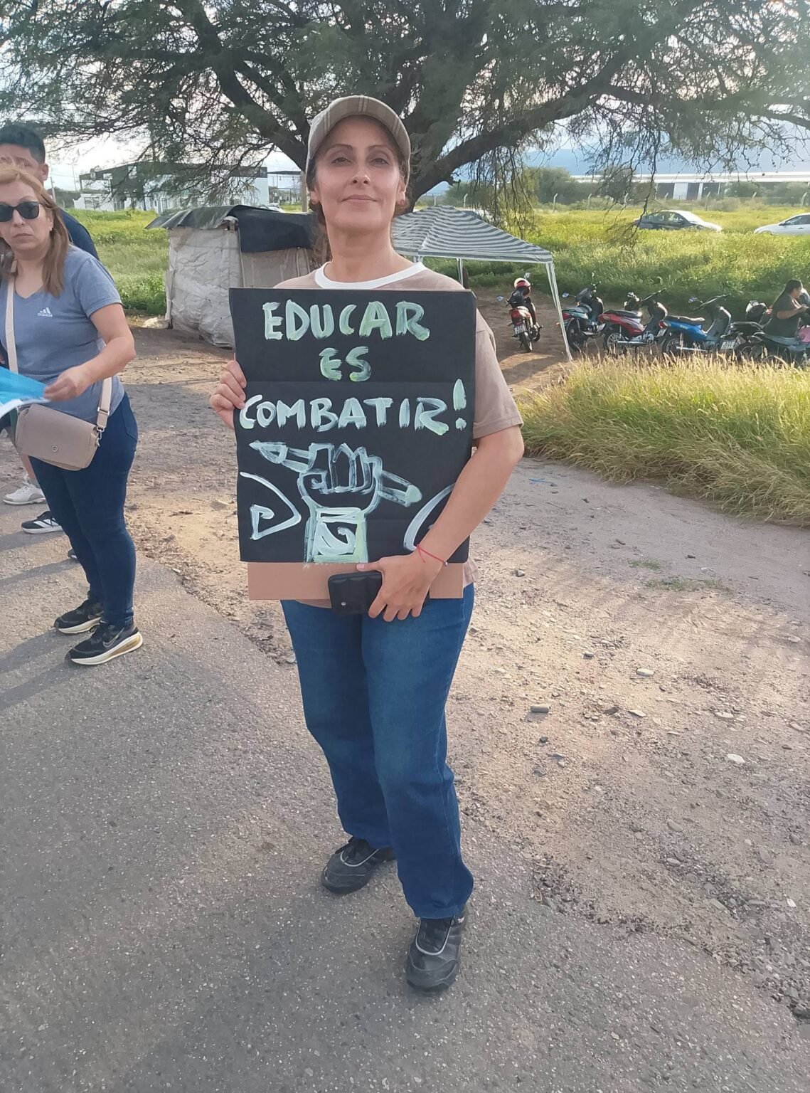 Docentes de Catamarca en alerta: «El Gobierno nacional está vaciando la política educativa» 647037990 1229040986010792 8150492061443848689 n