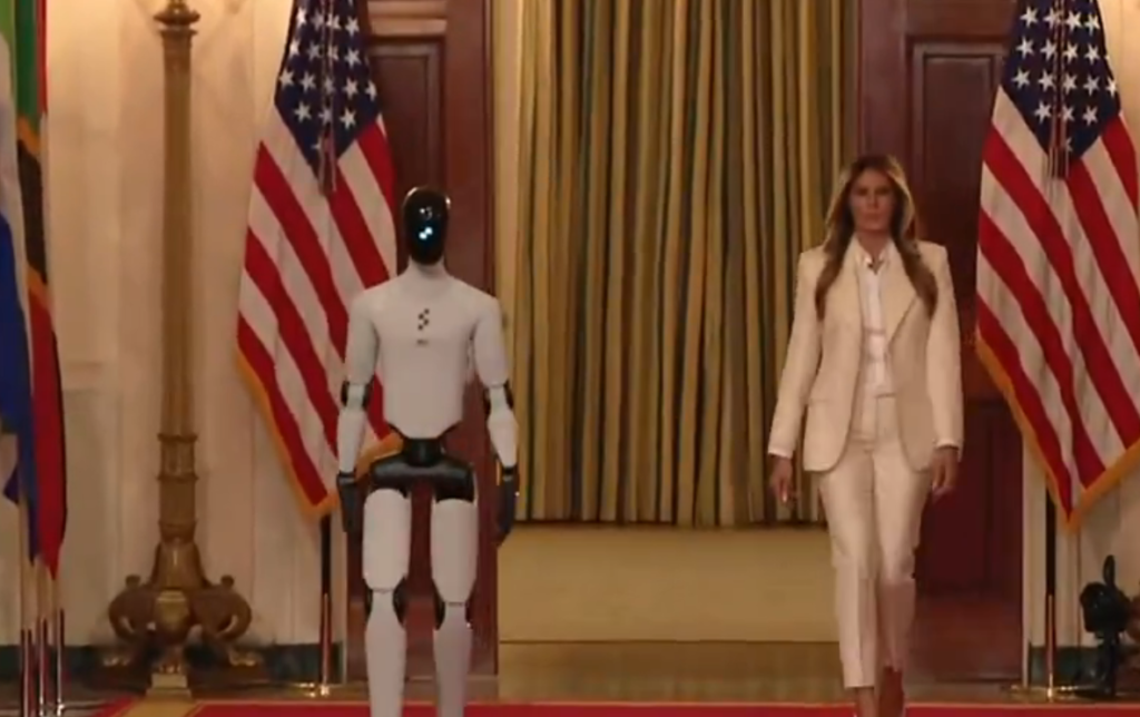 Melania Trump llegó a un evento de la Casa Blanca junto a un robot humanoide Melania Trump