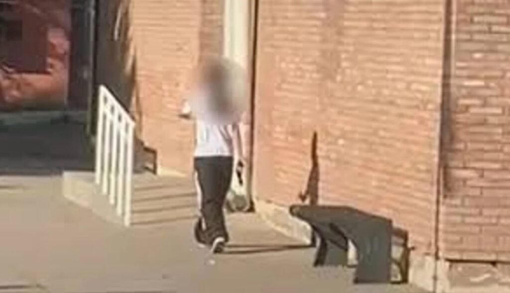 alumna mendoza 69a633f3b8ae0