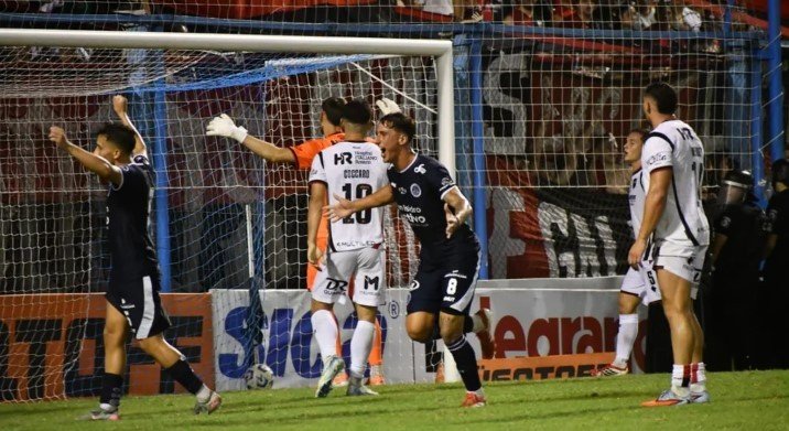 Newell’s fue sorprendido, cayó ante Acassuso y fue eliminado en 32avos. de final de la Copa Argentina newells 69ca5238c6de7