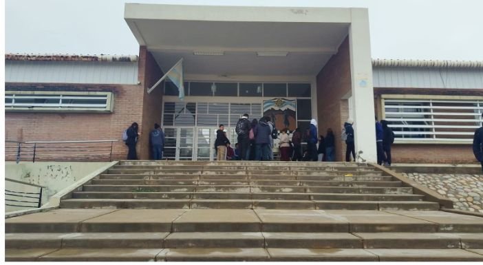 Trasladan a Nonogasta al alumno del Colegio 16 de Chilecito que ingresó armado a la institución 668612146 122100605198808662 8825259768529522616 n