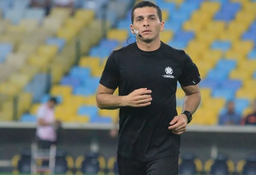 El árbitro riojano Gabriel Chade será juez de línea en Canadá ante Bosnia Chade