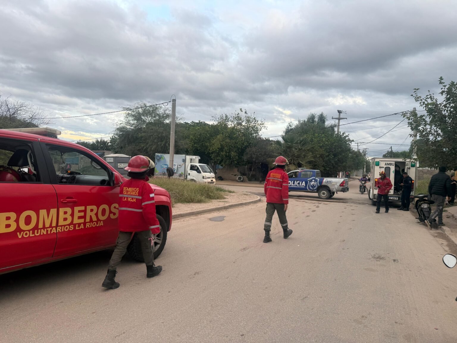 Una menor fue hospitalizada tras ser embestida por una moto IMG 20260413 WA0147