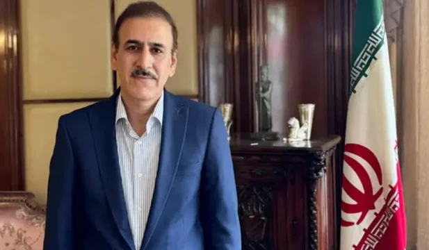 El máximo diplomático de Irán abandonó la Argentina tras ser expulsado por Milei IMG 0204