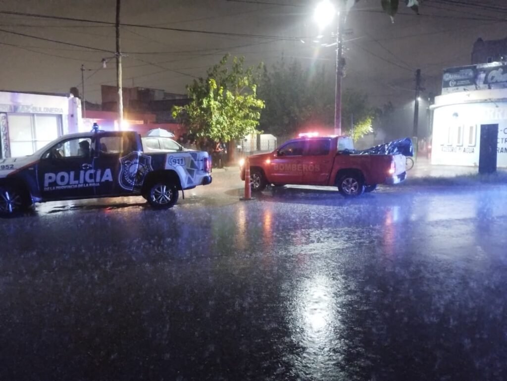 Choque en el Centro: una mujer y un menor hospitalizados WhatsApp Image 2026 04 15 at 7.40.54 AM