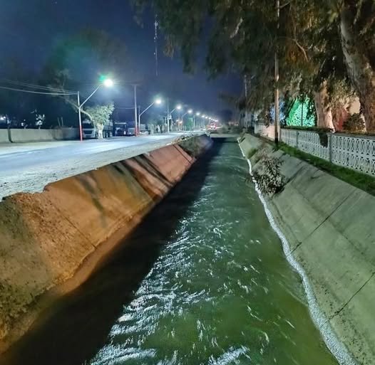 San Juan: un policía se arrojó a un canal para salvar a un hombre canal