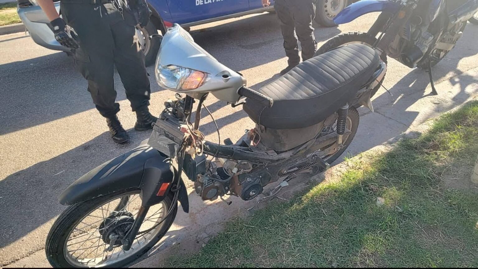 Robó una moto, la desmanteló en 15 minutos y cayó tras una persecución por los techos detenido