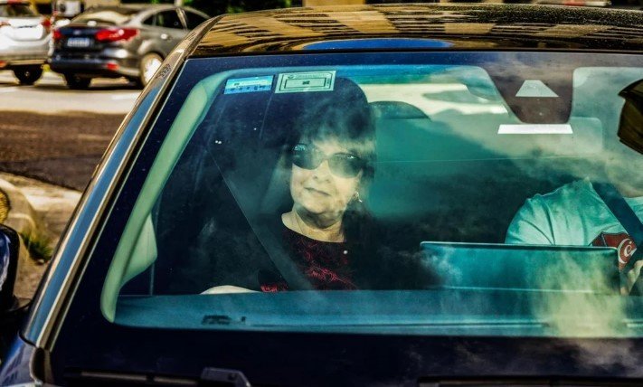 Caso Adorni: las jubiladas dijeron que el jefe de Gabinete les debe 70 mil dólares jubiladas 69dd1d4329724