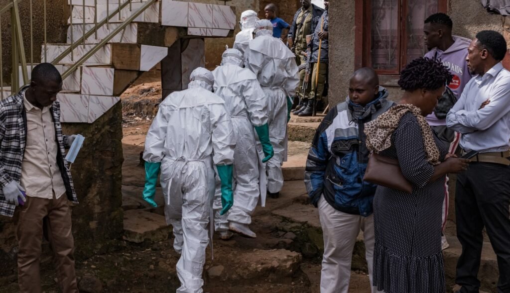 Ébola: la SIDE activó protocolos tras detectar embarcaciones de riesgo rumbo a la Argentina AFP 20260526 B43N3DP v1 HighRes UgandaHealthEbola 6a17360a5e04f