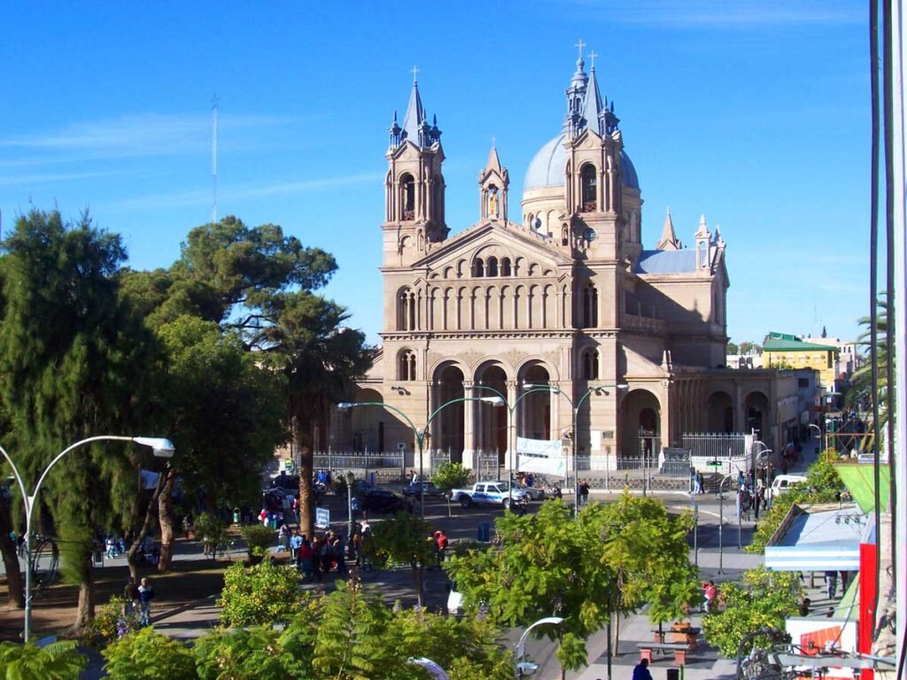 Informaron el cronograma de actividades del Municipio por el Aniversario de La Rioja IMG 1690