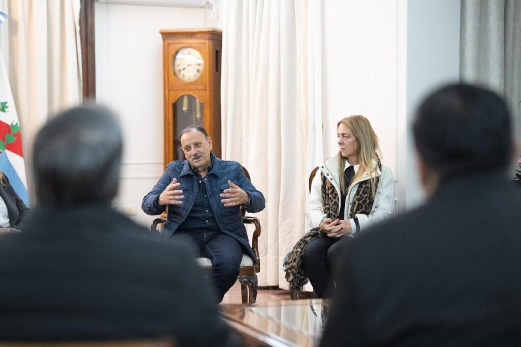 Quintela recibió a secretarios parlamentarios de todo el país que destacaron el fortalecimiento del trabajo legislativo WhatsApp Image 2026 05 12 at 12.18.55 PM