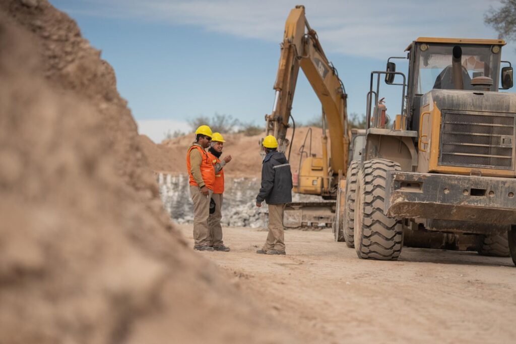 La minería de yeso en Los Llanos riojanos genera empleo local y consolida un modelo de bajo impacto ambiental 2 WhatsApp Image 2026 05 15 at 8.27.35 AM