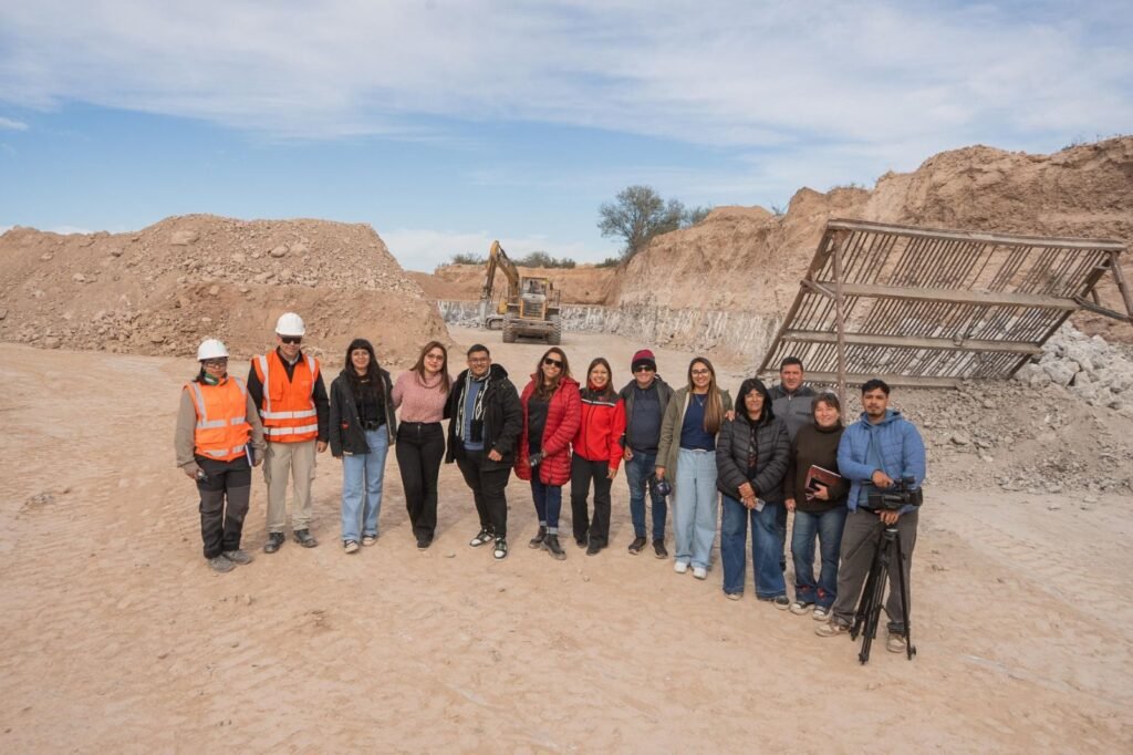 La minería de yeso en Los Llanos riojanos genera empleo local y consolida un modelo de bajo impacto ambiental 1 WhatsApp Image 2026 05 15 at 8.27.36 AM
