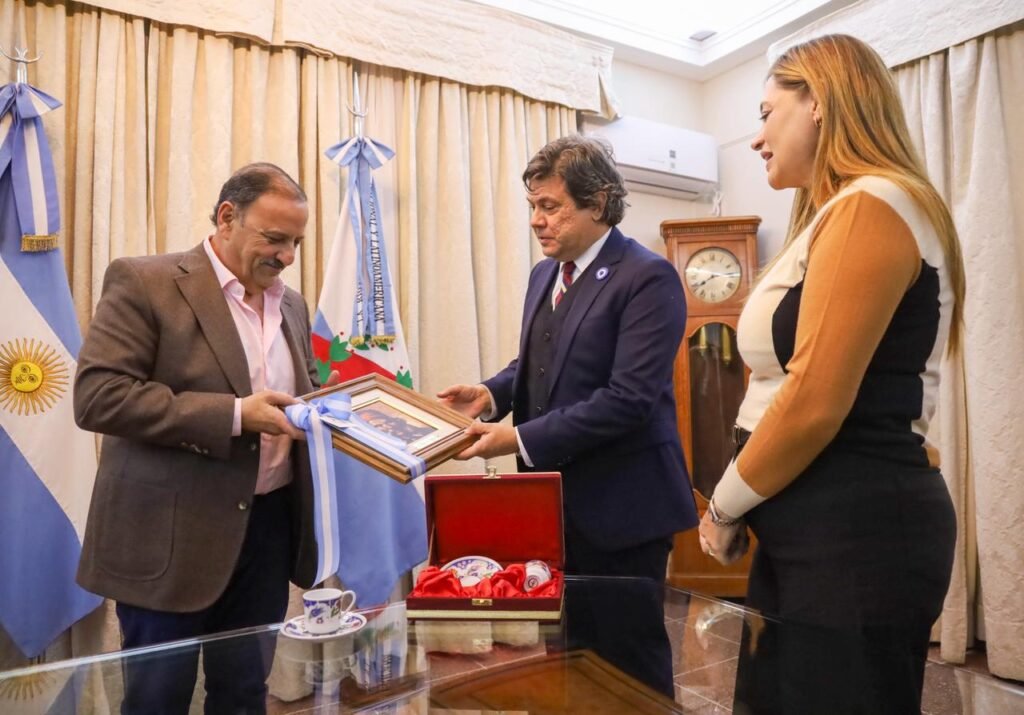 Quintela recibió al embajador de Turquía y avanzó en posibles acuerdos de cooperación para La Rioja WhatsApp Image 2026 05 18 at 10.22.01 PM