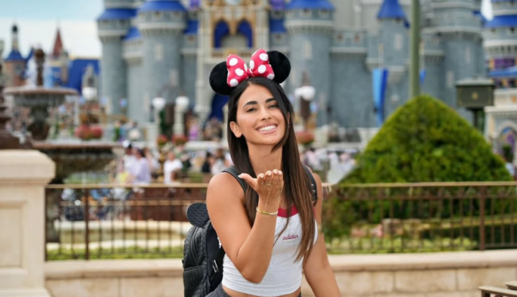 Antonela Roccuzzo disfrutó de un día de relax en Walt Disney World ANTO R PORTADA 6a2bf68f18481