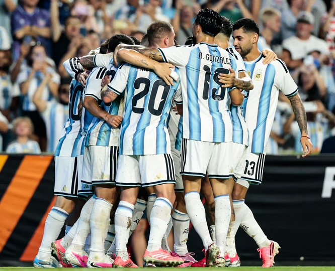 Se confirmó el árbitro para el debut de la Selección argentina en el Mundial 2026: el inolvidable antecedente IMG 2703