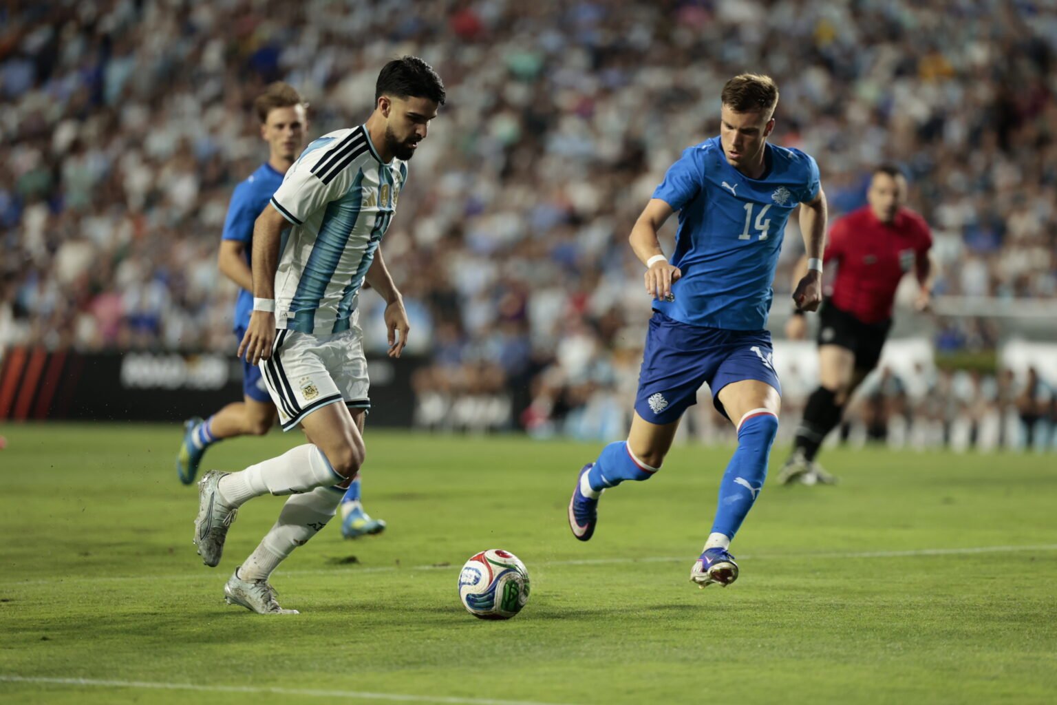 Argentina le ganó 3 a 0 a Islandia en su último amistoso previo al Mundial flaco lopez HKaxOG5XAAE5zQh.jpg 6a28d466d01dc