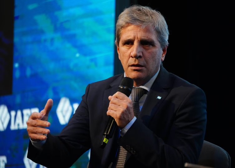 El equipo económico presenta la hoja de ruta para afrontar los pagos de deuda hasta 2027 IMG 3497