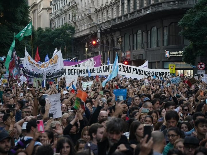 Victoria Villarruel respaldó el reclamo salarial y pidió «retribución acorde» para los docentes IMG 3782