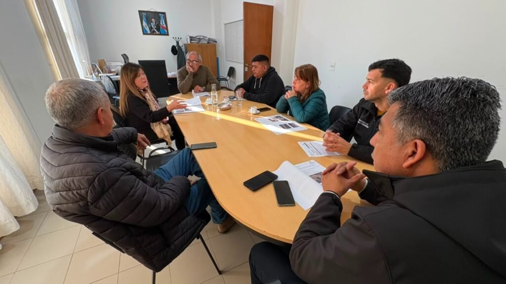 Provincia y Municipio de Famatina planifican nuevas obras para fortalecer el abastecimiento de agua WhatsApp Image 2026 07 31 at 8.30.42 AM