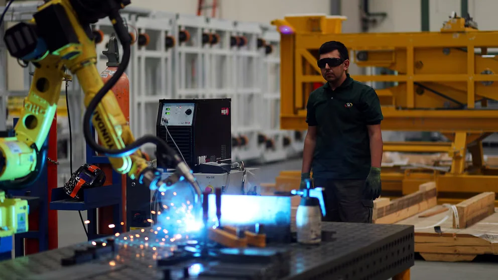 Cerraron 28.262 empresas y se perdieron 341 mil empleos durante la era Milei fabrica