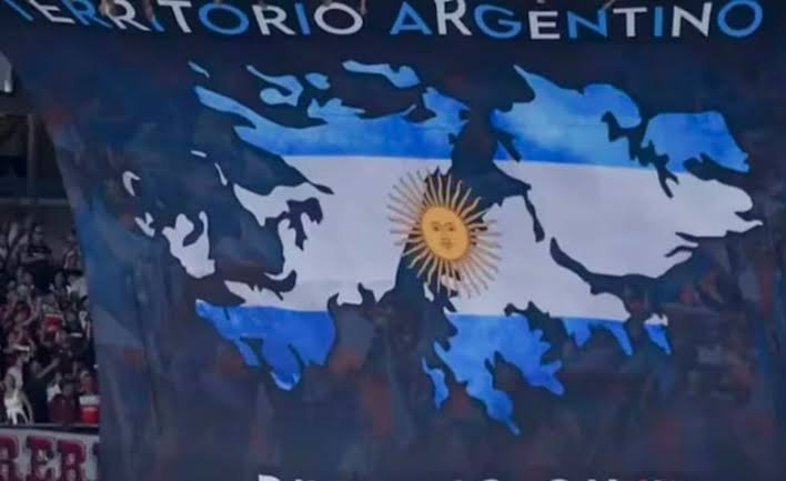 Advierten que los hinchas argentinos no podrán entrar con referencias a Malvinas al partido contra Inglaterra malvinas