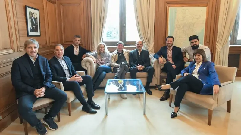 El Gobierno Nacioal busca reactivar el Congreso y apura acuerdos para avanzar con sus reformas mesa politica